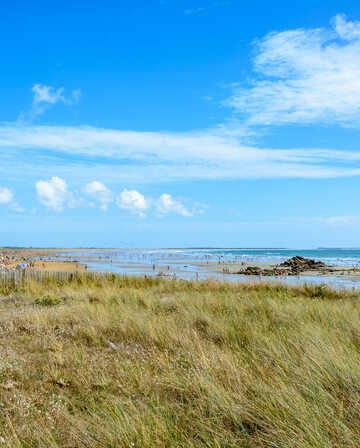 Plage de Kerhilio et sa grande plage de sable fin à Erdeven en Morbihan