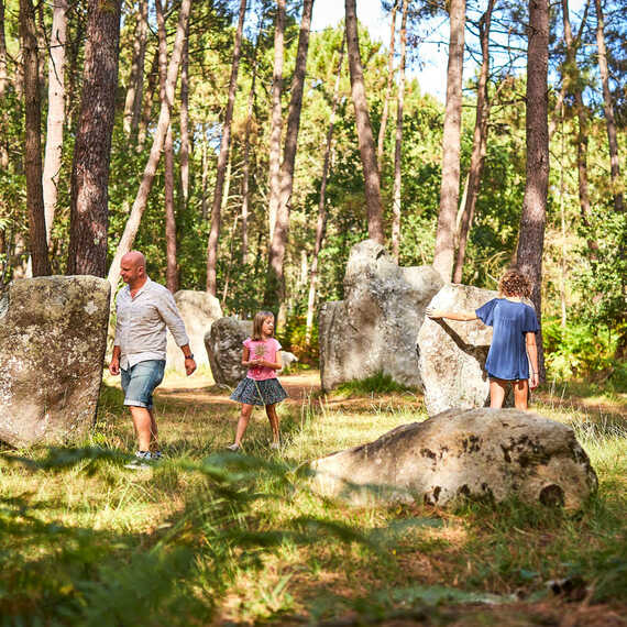 Balade sur les sentiers d'Erdeven pour découvrir les dolmens, menhirs