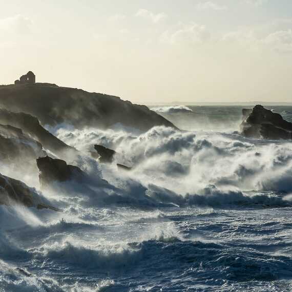 Grandes marées sur Quiberon et dans le Morbihan une promenade sur la côte sauvage vivifiante 