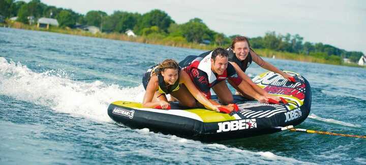 Plug & Play - Gesleepte boei, wakeboard, foil Plug & Play - Gesleepte boei, wakeboard, foil