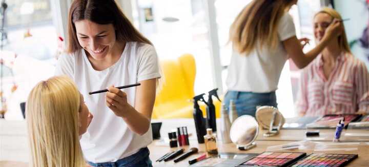 Apprenez les bases pour un maquillage réussi !