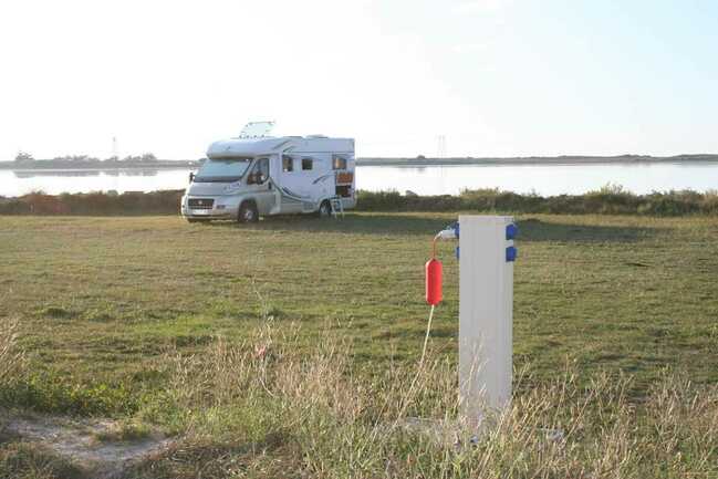 Aire de camping-car-2-Plouharnel-Morbihan