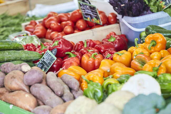 marche-legumes-trinite-sur-mer_1656x1104