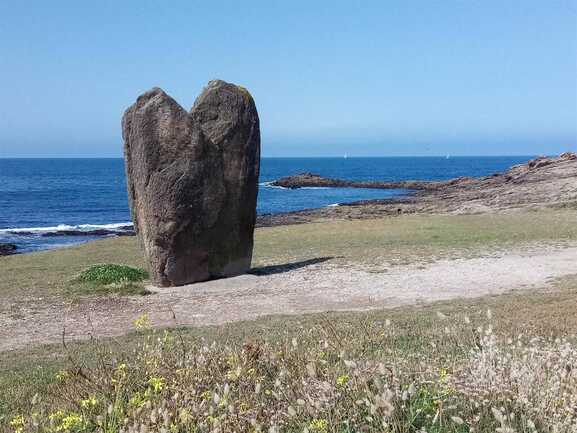 Menhir du Vivier