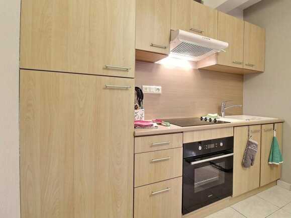 473395-9_56G760_adce441374024f38dd9c7cdfdebd5043