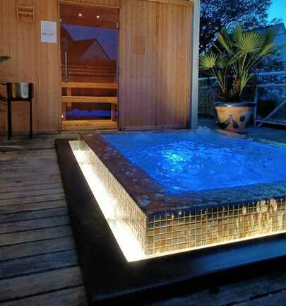 Jacuzzi à débordement - Spa Nuxe Le Diana