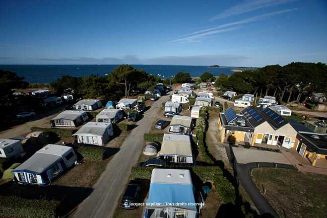 camping-Falaise-locmariaquer-morbihan-bretagne-sud