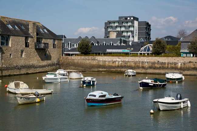 Vue-Port-en-Dro-Petit-train-touristique-Carnac-Morbihan-Bretagne-Sud