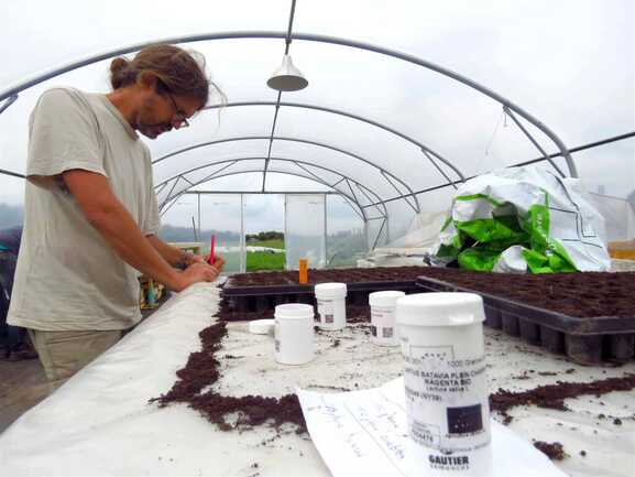Francois en préparation de semis