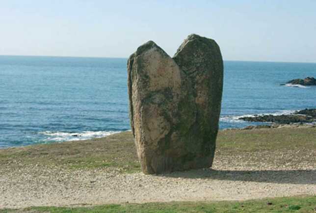 menhir évèque