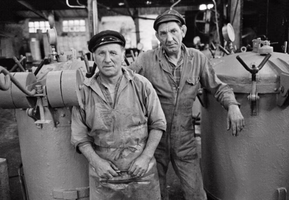 Conserverie Orvoën, les deux derniers employés de l’usine avant la fermeture définitive