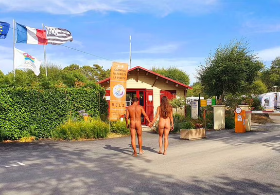 Belz Camping Naturiste CNBS la Pinède Accueil 
