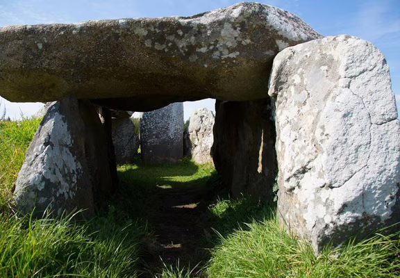 Vue-dolmen-Petit-train-touristique-Carnac-Morbihan-Bretagne-Sud