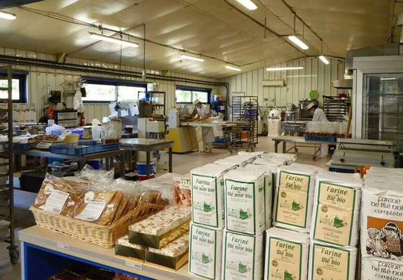 belz-kerjeanne-magasin-interieur-1-